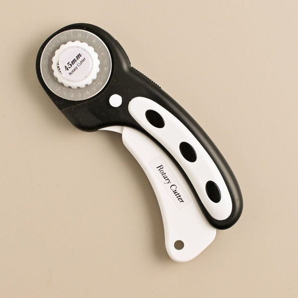 Rotary Cutter 45mm (2 Free Replacement Blades)